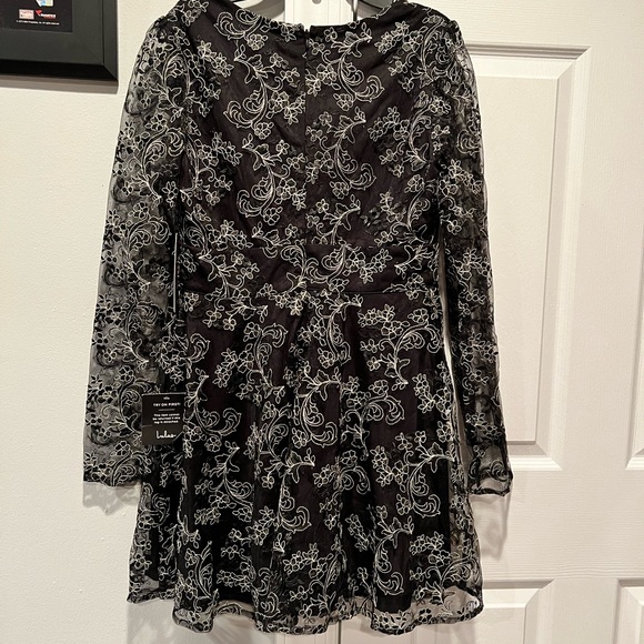 New with Tag Lulus Embroidered Skater Dress - Picture 8 of 12
